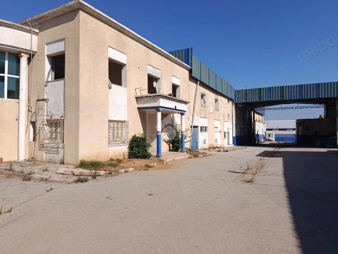 Entrepôt en vente