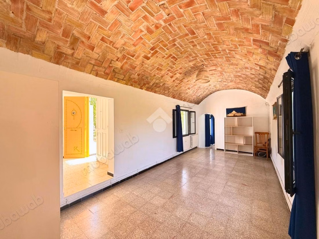 Appartement S2 semi meublé avec grand jardin