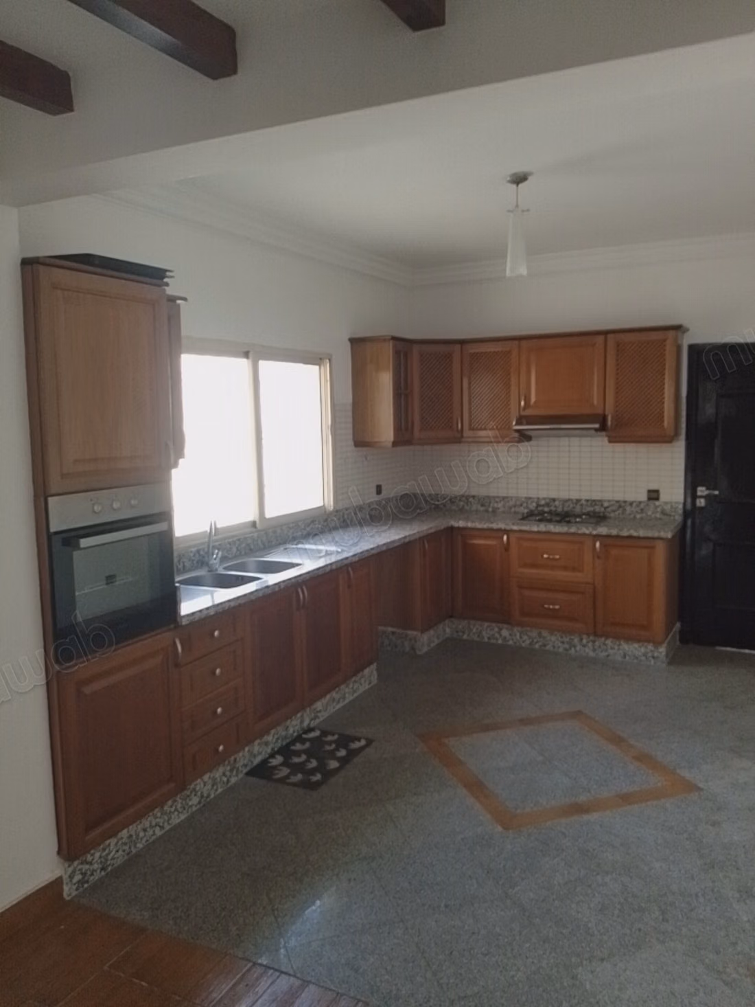 Appartamento in affitto a Gauthier. Superficie di 170 m². Vetrocamera e riscaldamento centrale
