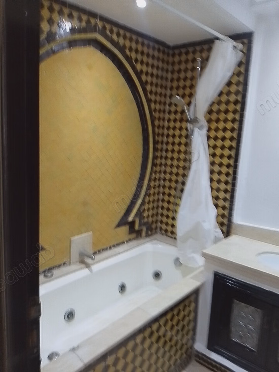 Appartamento in affitto a Gauthier. Superficie di 170 m². Vetrocamera e riscaldamento centrale