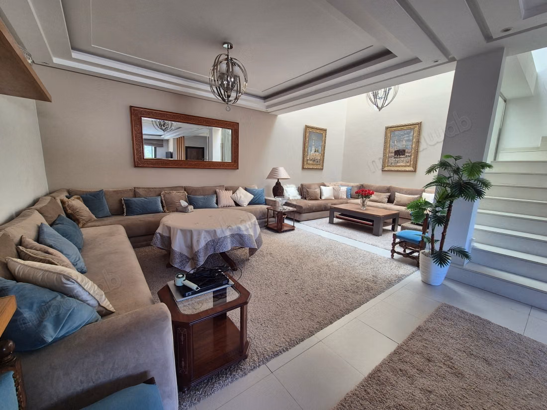 Villa Triplex Amueblada en Alquiler