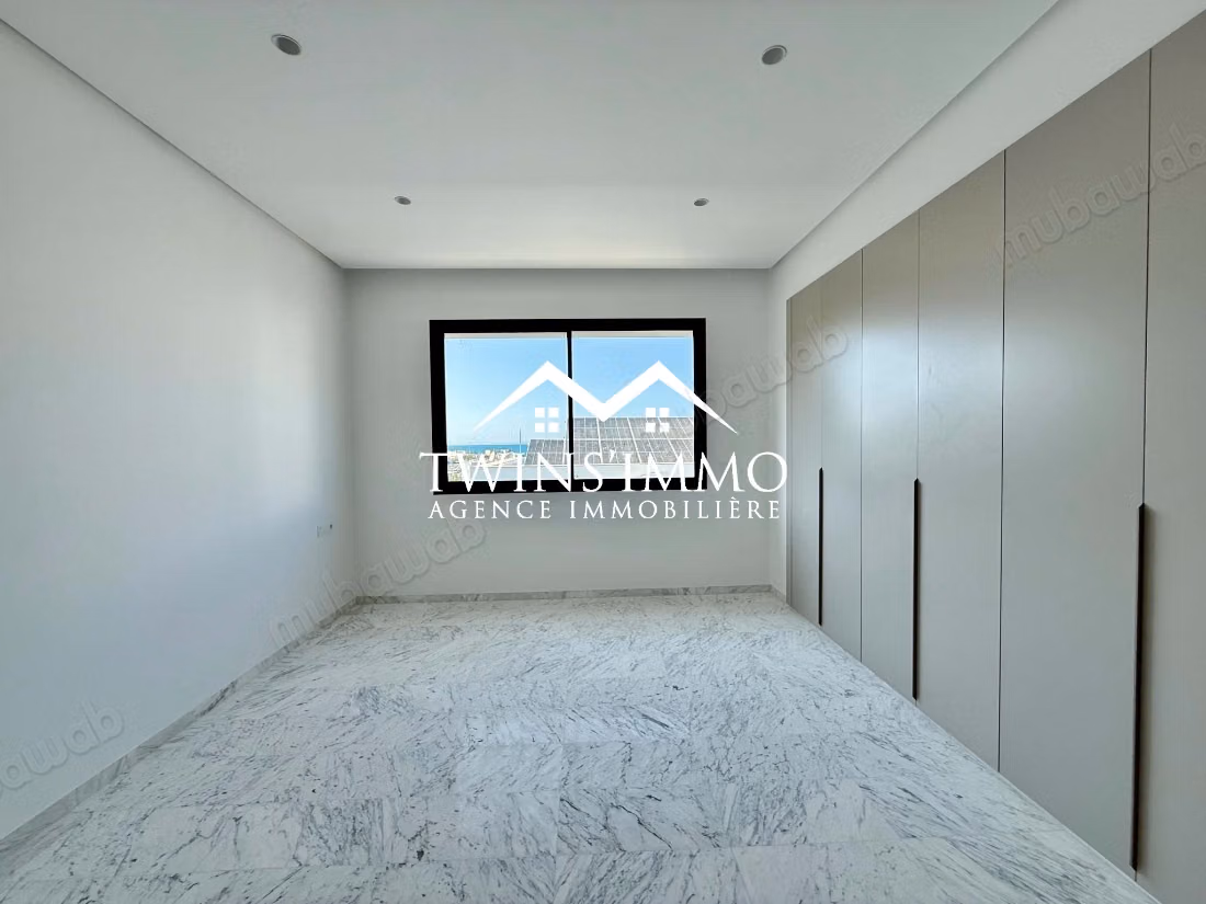 Triplex jumelé de prestige avec piscine & vue mer