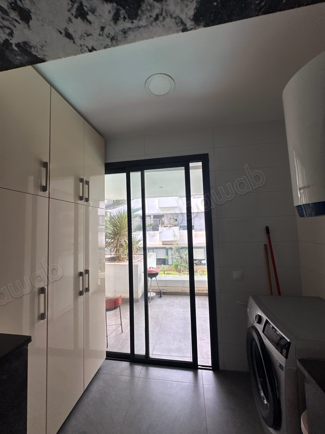 Gemeubileerd 3-slaapkamer appartement in een residentie met zwembad