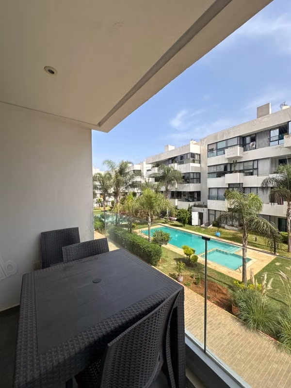 Gemeubileerd 3-slaapkamer appartement in een residentie met zwembad