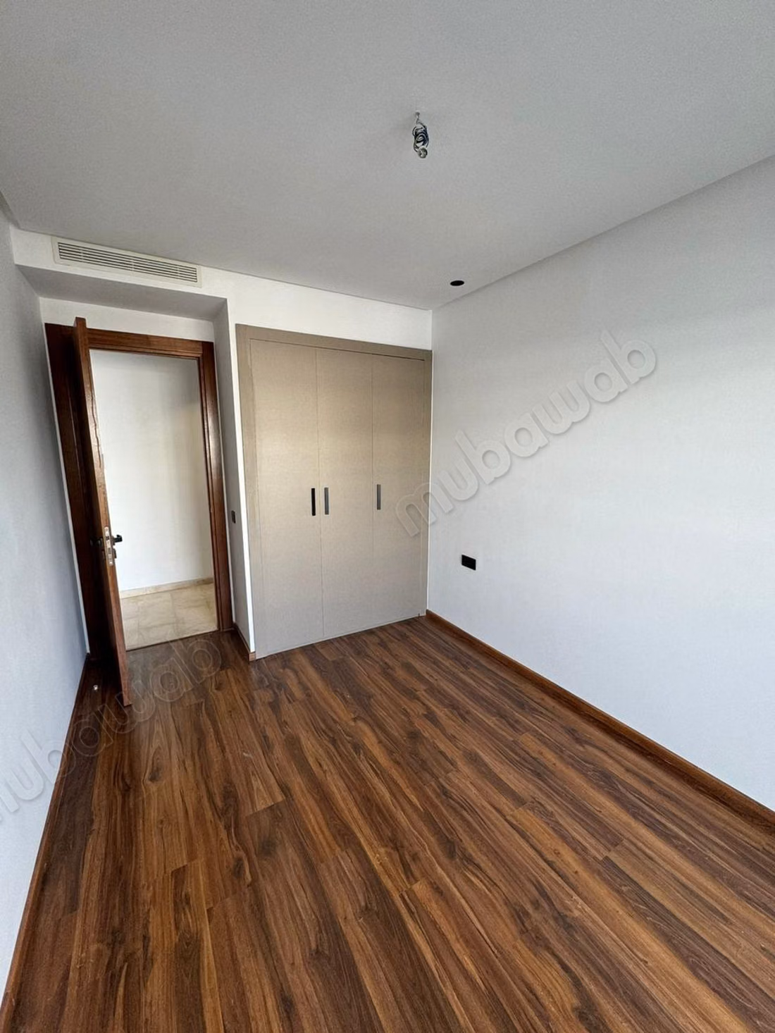 Unfurnished Studio