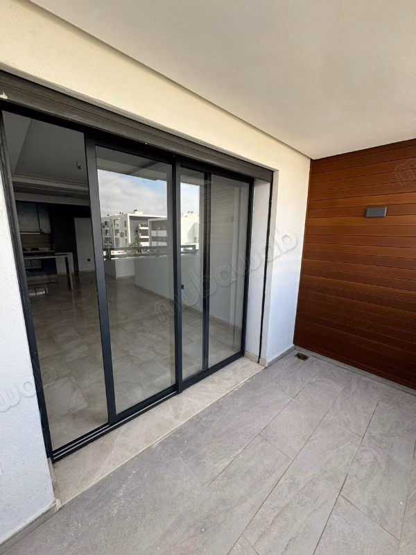 Unfurnished Studio