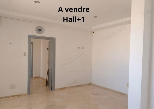 À vendre – Bureau Hall1 au Centre ville