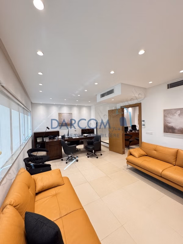 Ufficio 90 m² Hall 1 nel centro urbano nord