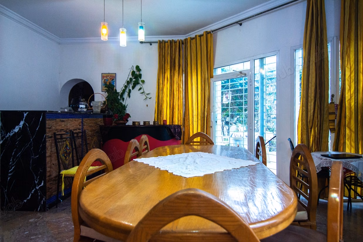 Gezinsvilla van 560 m2 woonruimte
