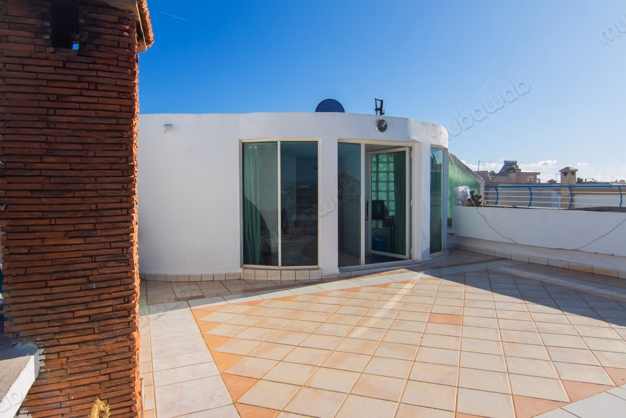 Gezinsvilla van 560 m2 woonruimte
