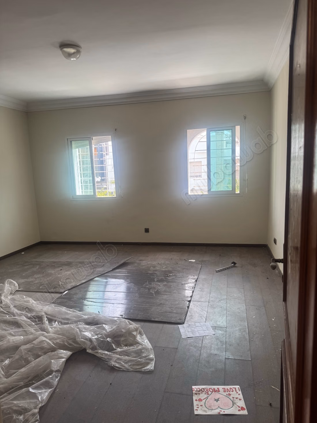 Magnifique villa à vendre à Sidi Maarouf. 4 chambres agréables. Jardin et terrasse