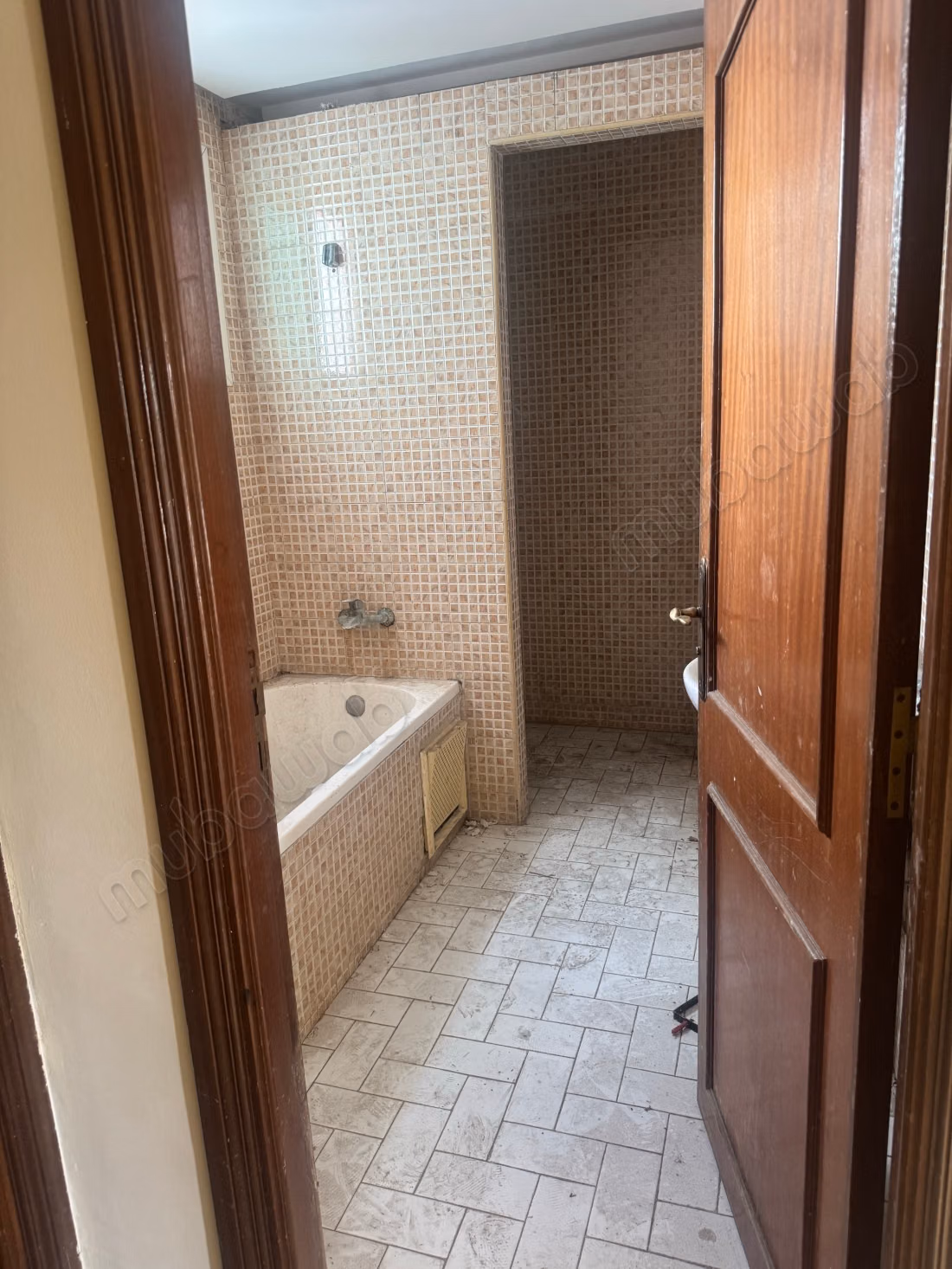 Magnifique villa à vendre à Sidi Maarouf. 4 chambres agréables. Jardin et terrasse