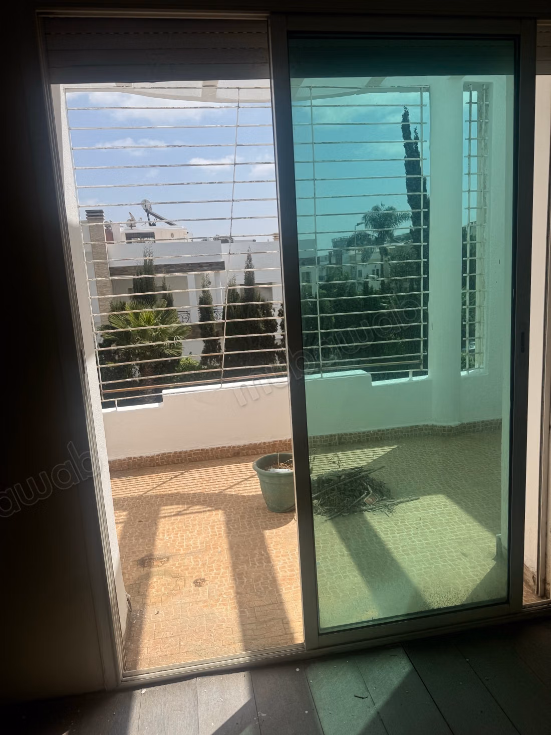 Magnifique villa à vendre à Sidi Maarouf. 4 chambres agréables. Jardin et terrasse