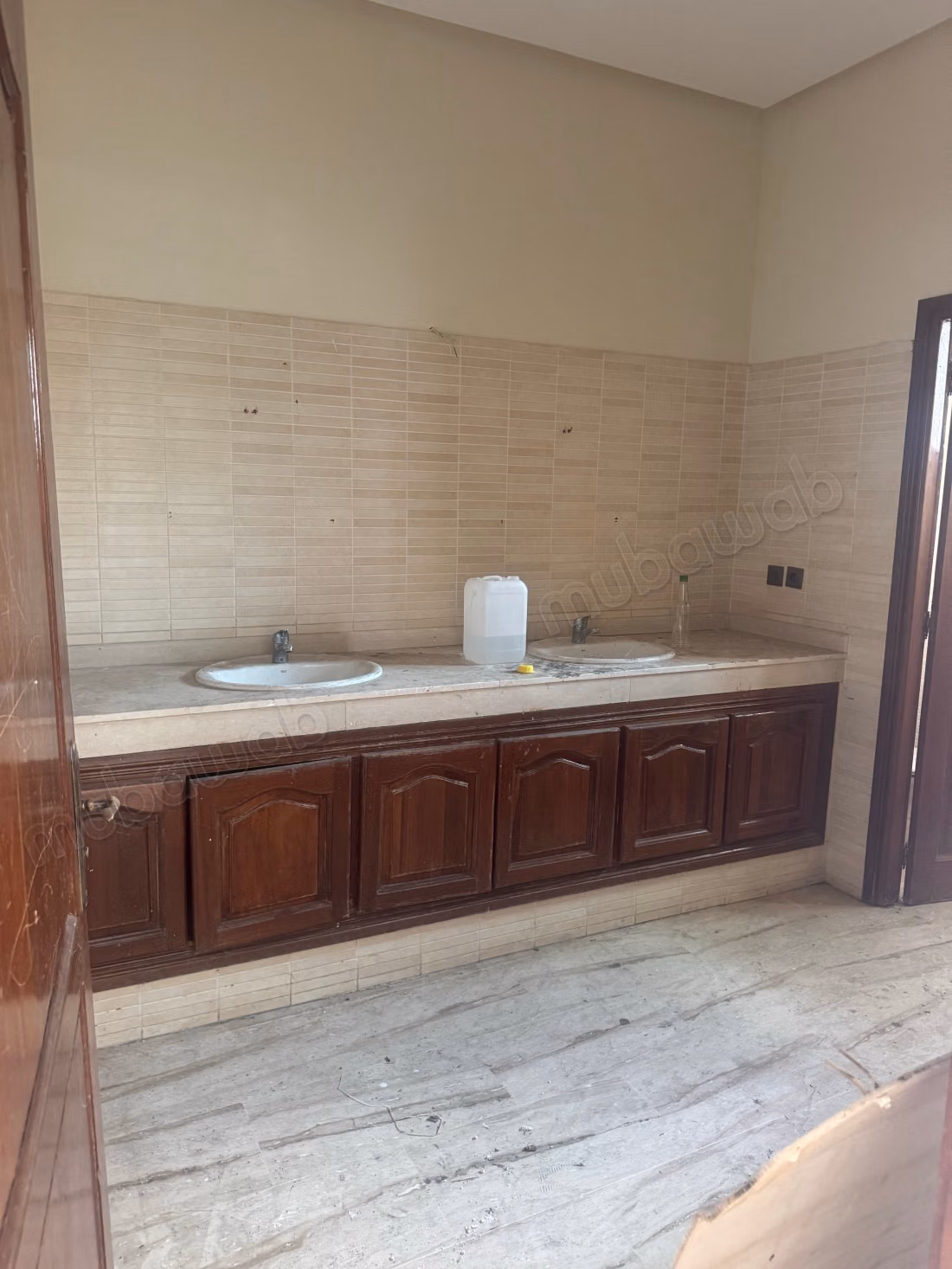 Magnifique villa à vendre à Sidi Maarouf. 4 chambres agréables. Jardin et terrasse