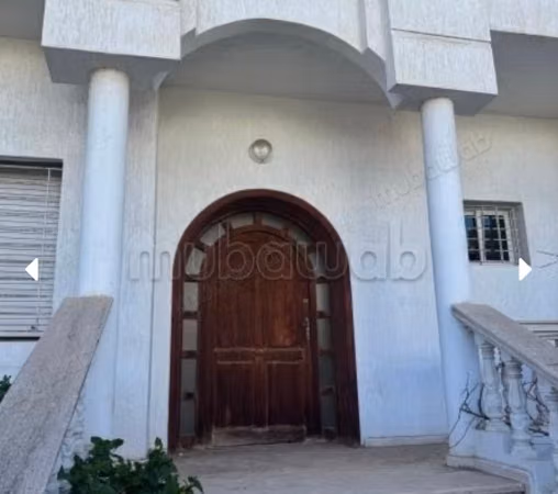 Magnifique villa à vendre à Sidi Maarouf. 4 chambres agréables. Jardin et terrasse