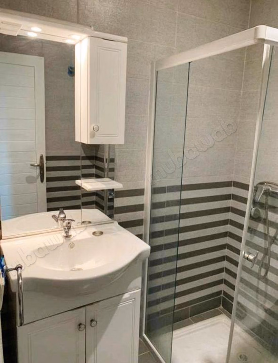 Apartamento completamente reformado en venta – Barrio de Charaf