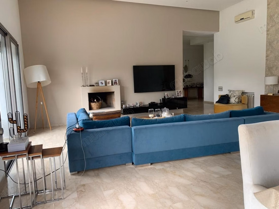 Casa di alto standing in vendita a Nouaceur. Superficie totale 1090 m². Arredata