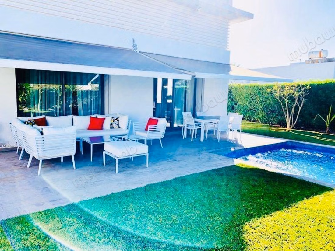 Casa di alto standing in vendita a Nouaceur. Superficie totale 1090 m². Arredata