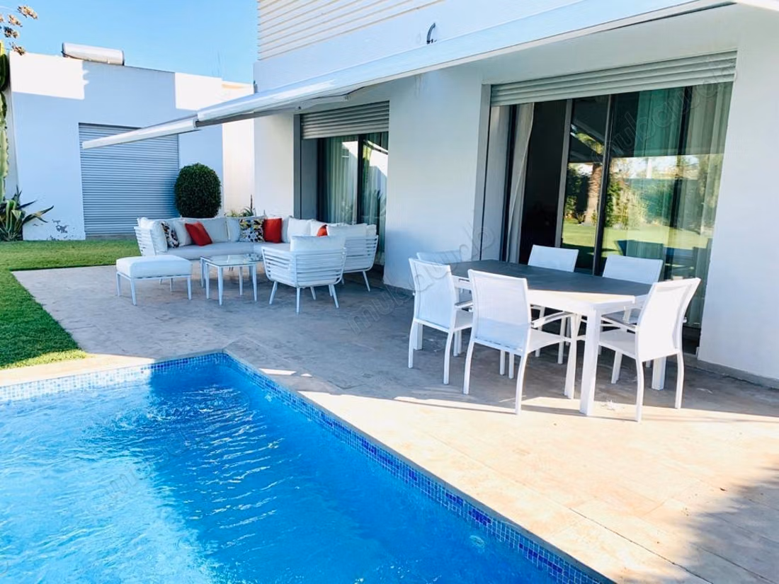 Casa di alto standing in vendita a Nouaceur. Superficie totale 1090 m². Arredata