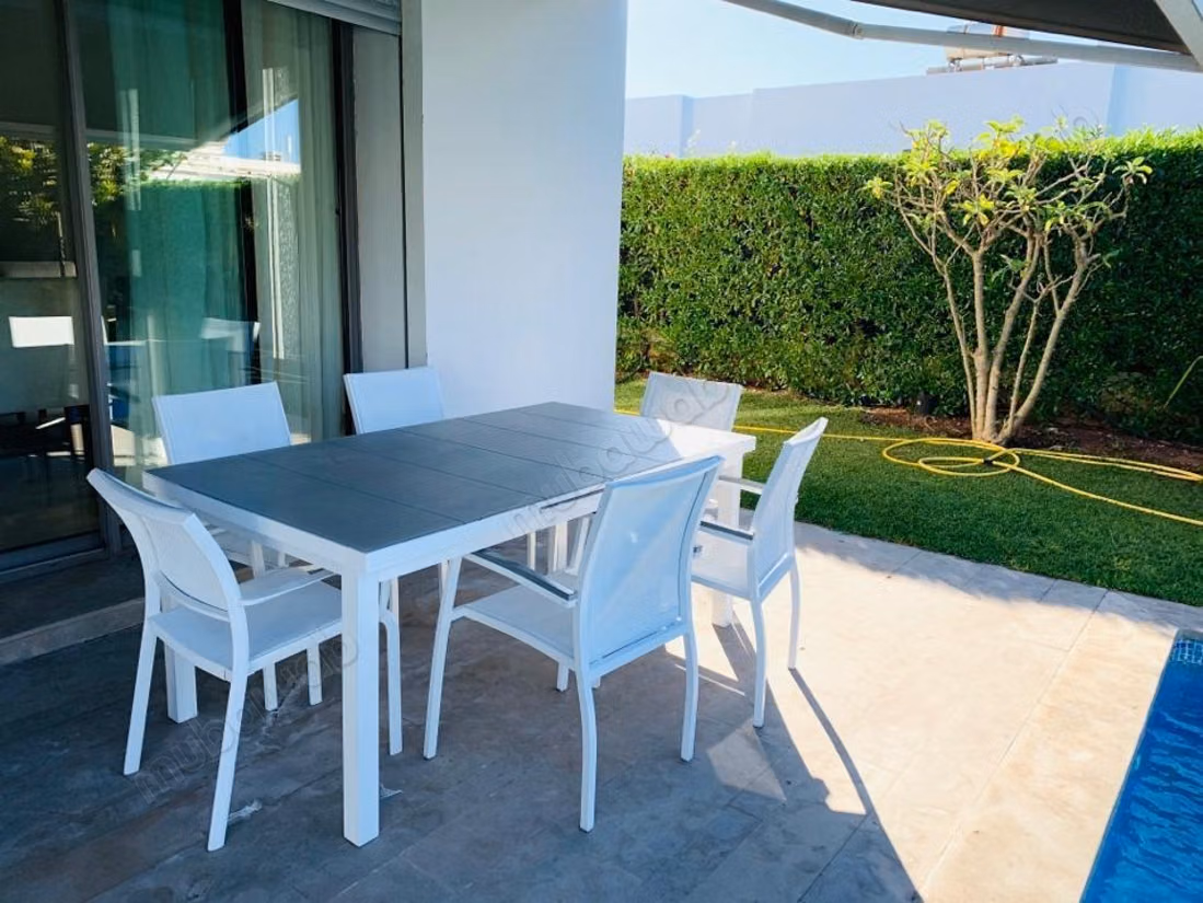 Casa di alto standing in vendita a Nouaceur. Superficie totale 1090 m². Arredata