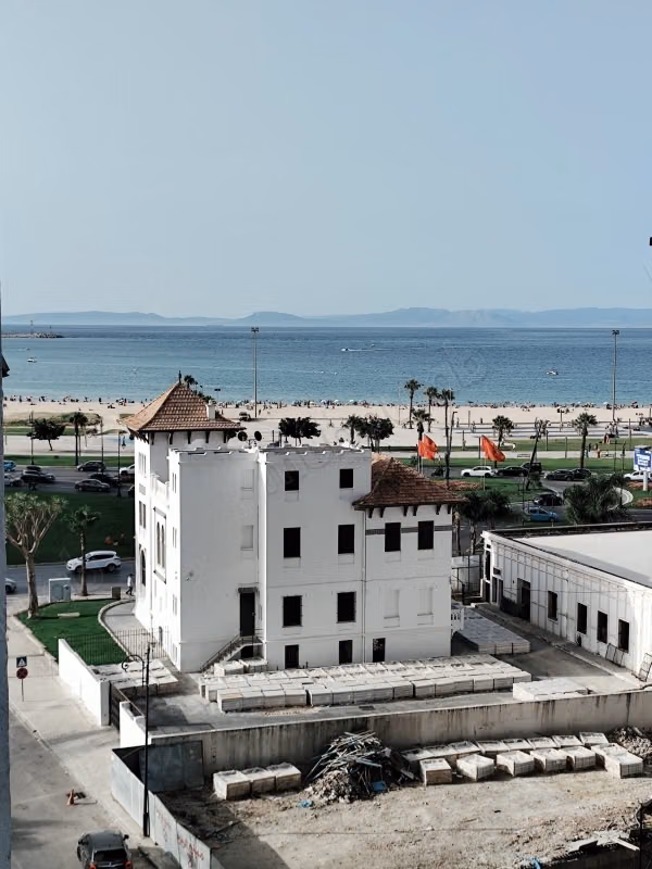 Appartamento con vista mare a Malabata in affitto a lungo termine