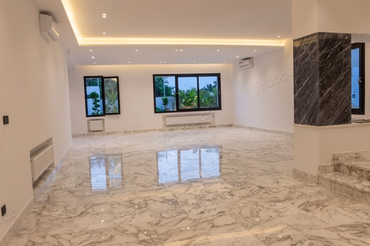 FOR RENT, Stunning villa in Notre Dame