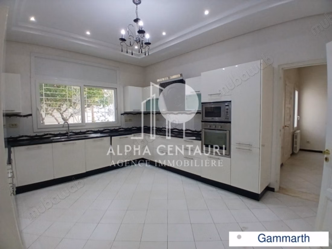 A louer une villa en S3 avec piscine à Gammarth