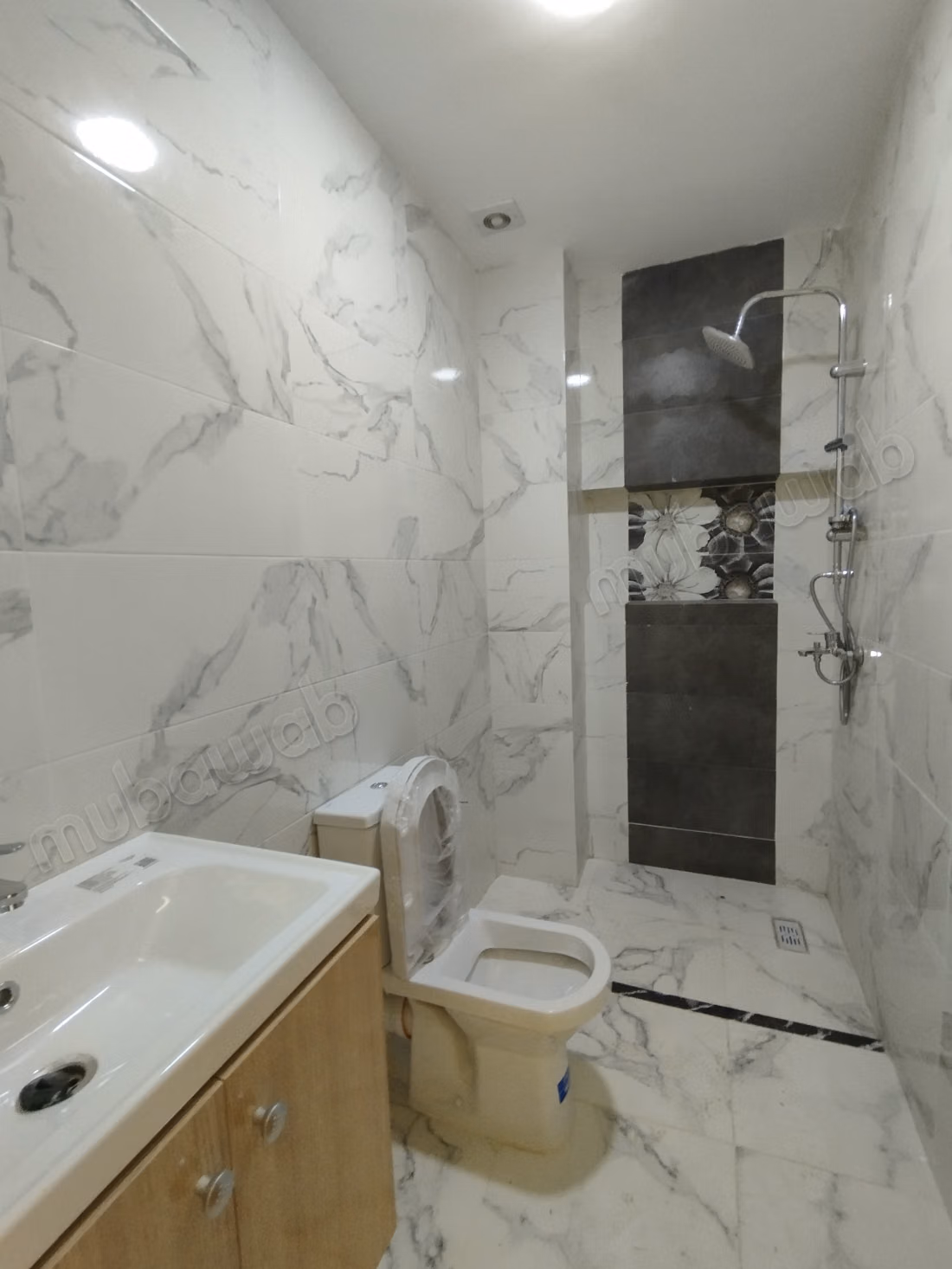 Beautiful apartment for sale in Martil. Total area 62 m². Strong door, traditional Moroccan lounge.