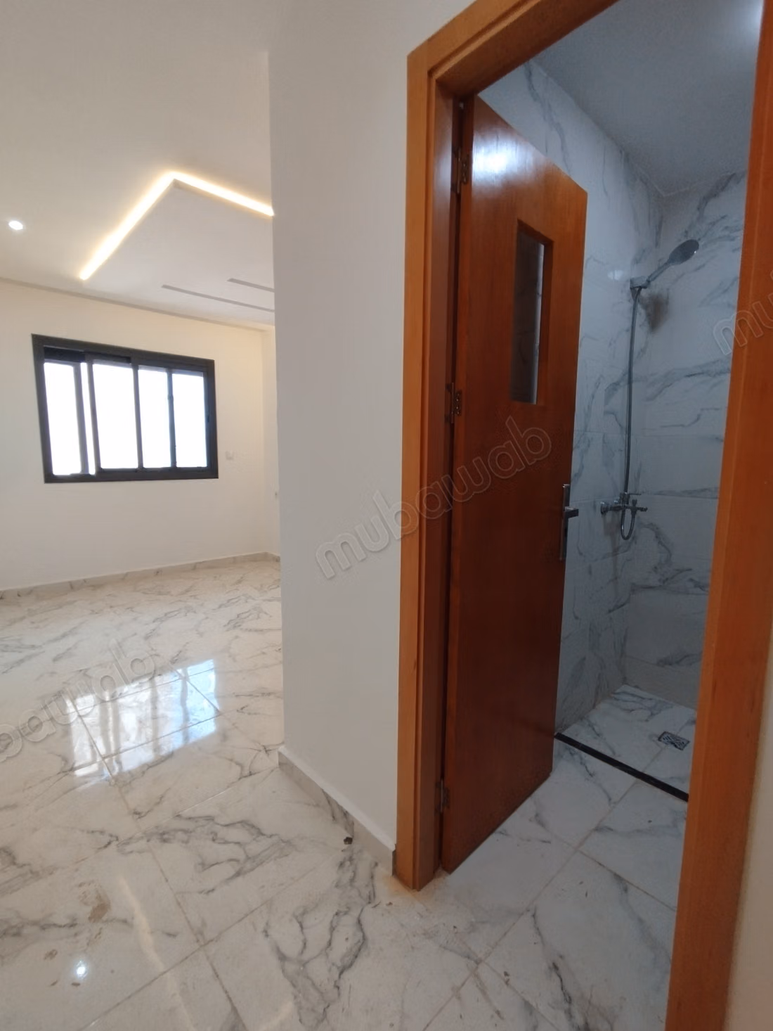 Beautiful apartment for sale in Martil. Total area 62 m². Strong door, traditional Moroccan lounge.