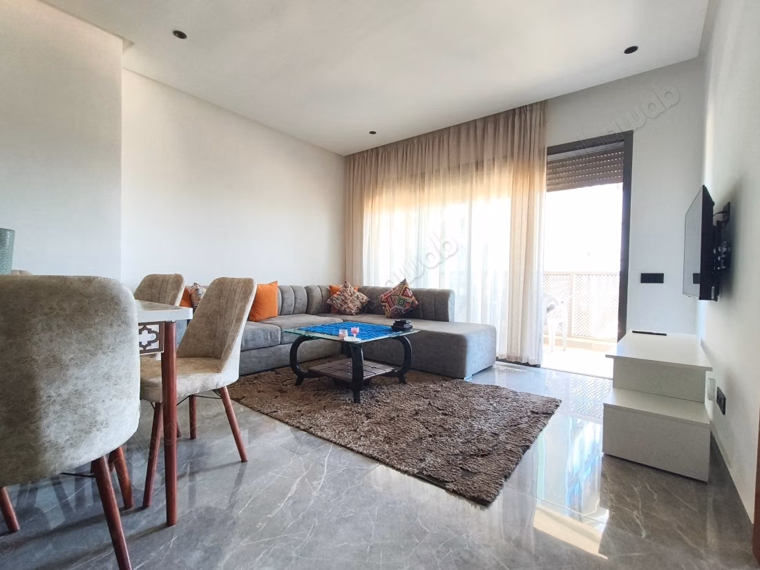 Studio moderne à louer avec Gym et piscine au CFC