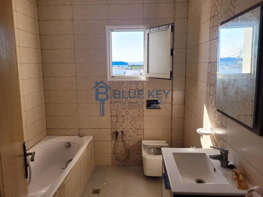 Urgent Sale Large Villa AV in Mhethba Grombalia
