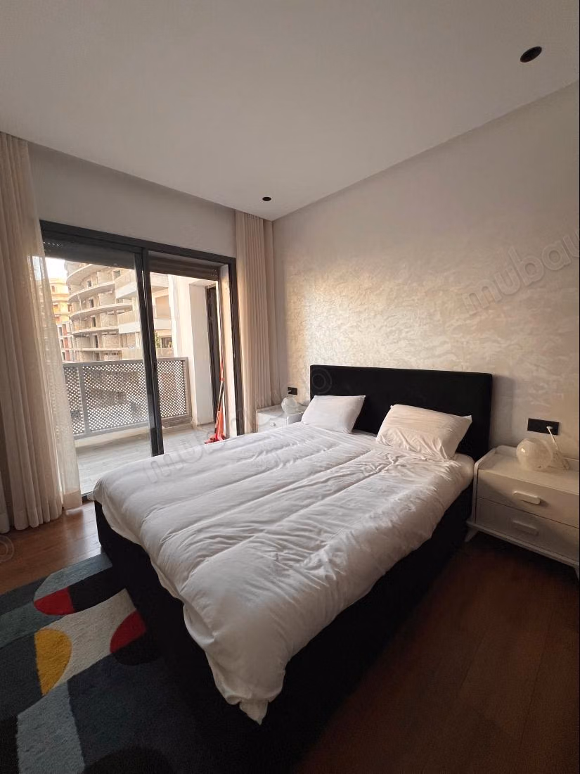 Nieuwe gemeubileerde appartement te huur in CFC