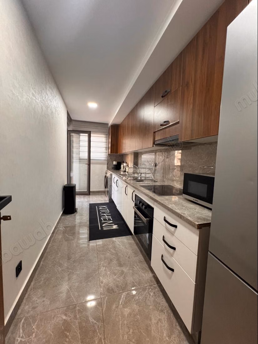 Nieuwe gemeubileerde appartement te huur in CFC