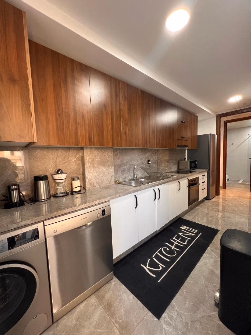 Nieuwe gemeubileerde appartement te huur in CFC