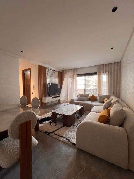Nieuwe gemeubileerde appartement te huur in CFC