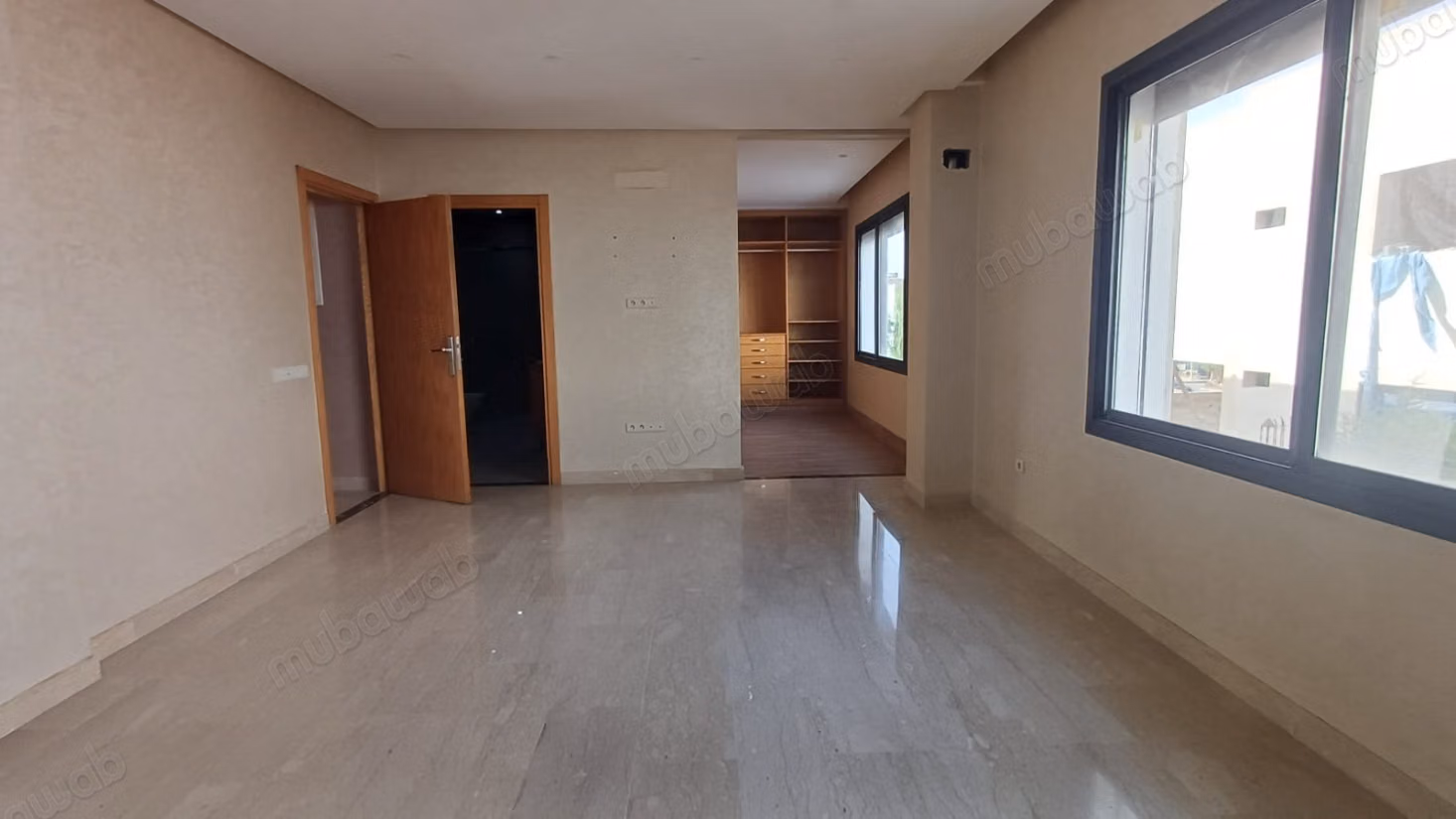 Vendita di una villa di lusso a Hay Zobir. 4 camere confortevoli. Doppio vetro e porta blindata.