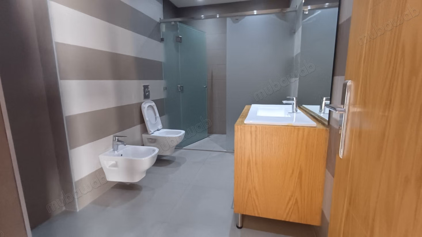 Vendita di una villa di lusso a Hay Zobir. 4 camere confortevoli. Doppio vetro e porta blindata.