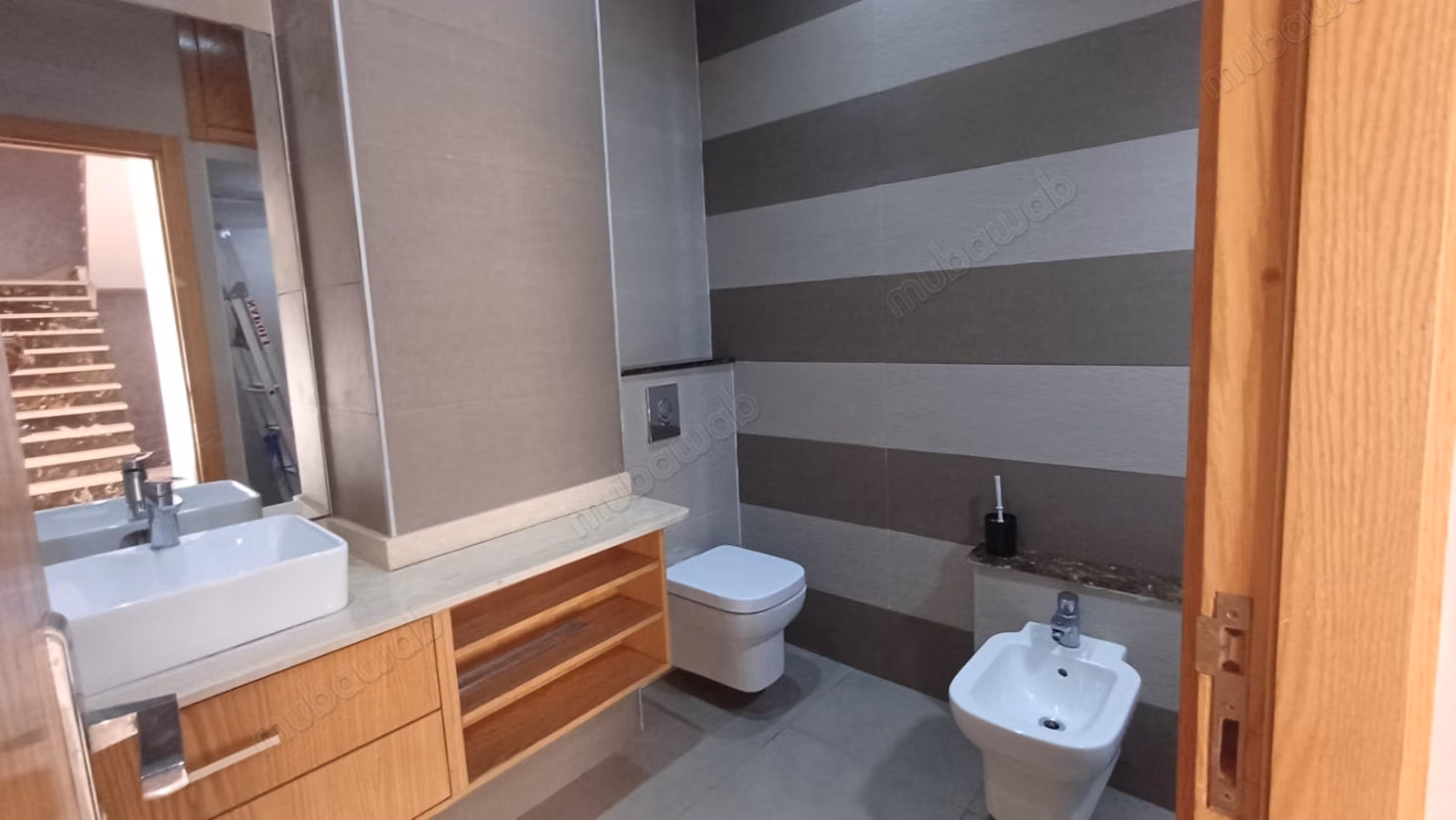 Vendita di una villa di lusso a Hay Zobir. 4 camere confortevoli. Doppio vetro e porta blindata.