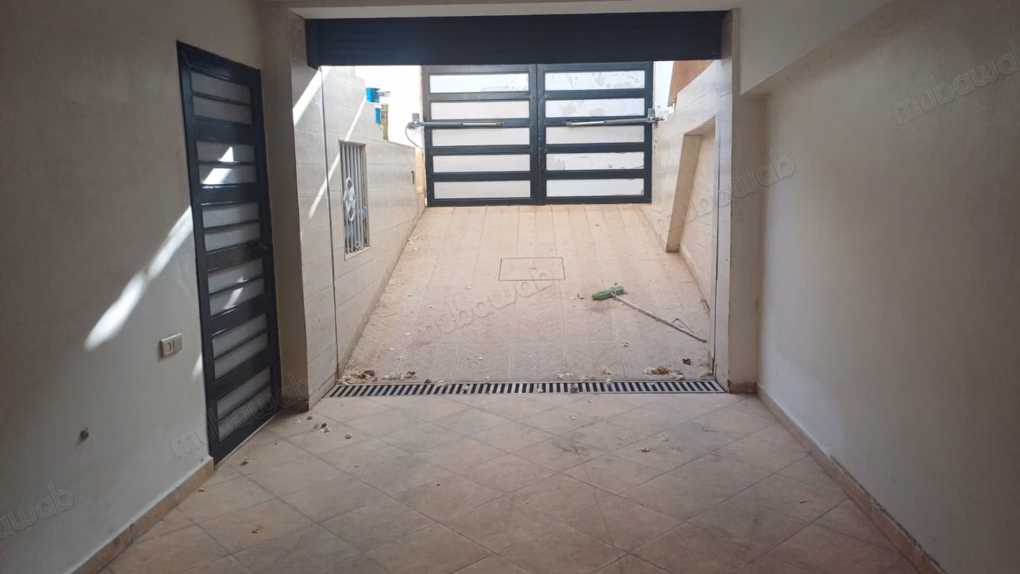 Vendita di una villa di lusso a Hay Zobir. 4 camere confortevoli. Doppio vetro e porta blindata.