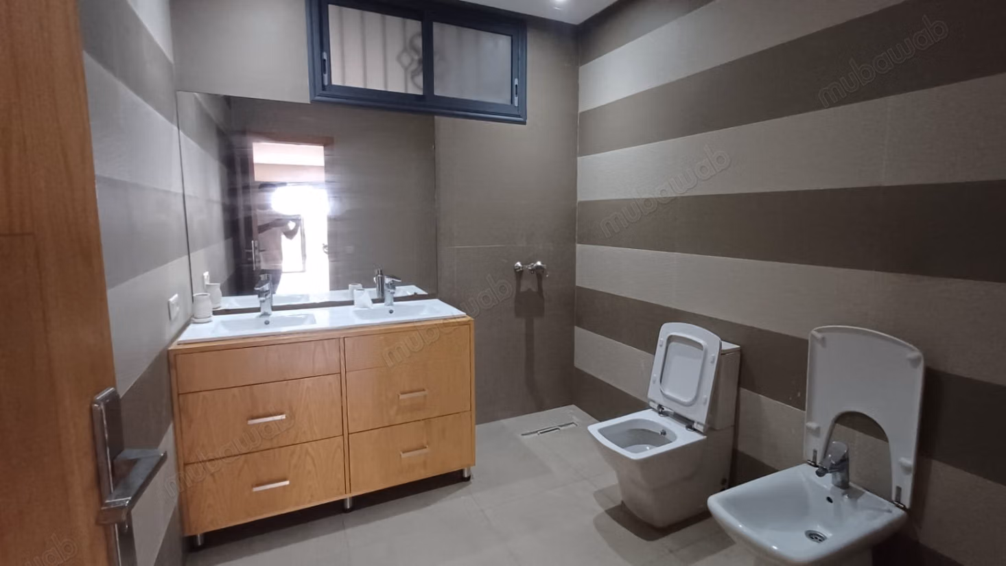 Vendita di una villa di lusso a Hay Zobir. 4 camere confortevoli. Doppio vetro e porta blindata.