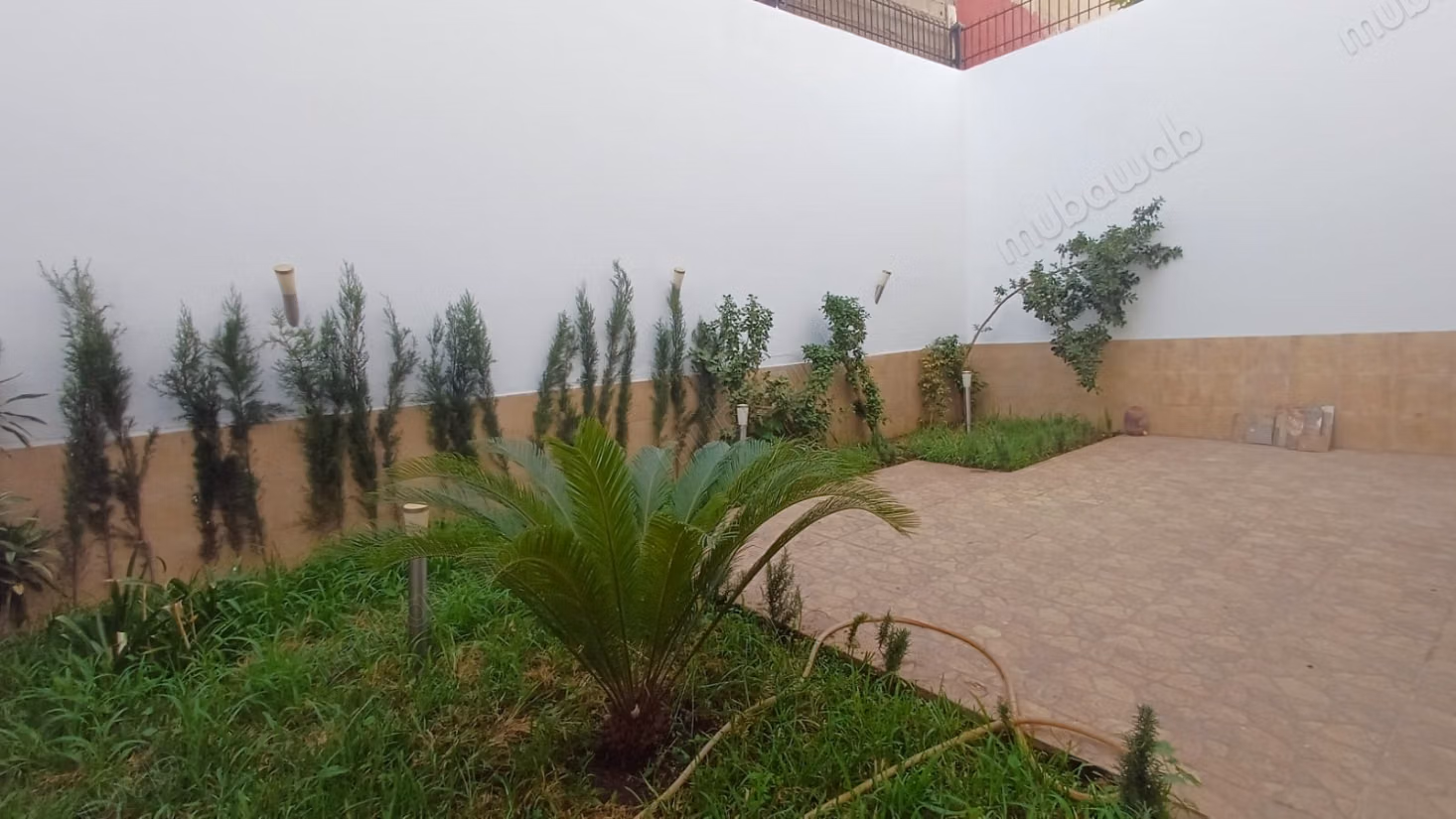Vendita di una villa di lusso a Hay Zobir. 4 camere confortevoli. Doppio vetro e porta blindata.