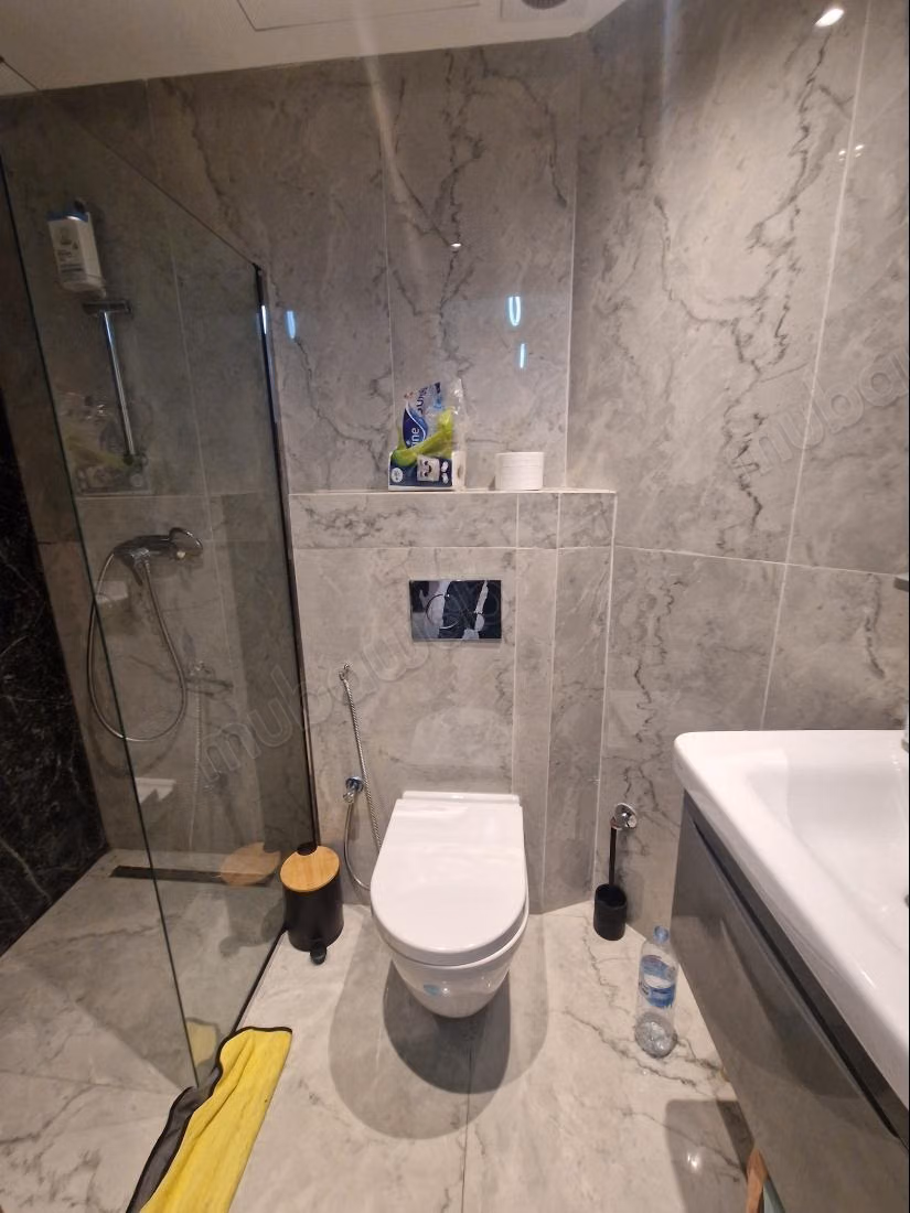 Rent this apartment in Quartier du Parc. Area 55 m². Well-furnished