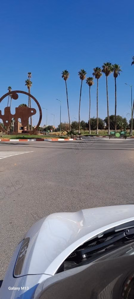 Bel appartement à vendre à Sidi Youssef. 1 Pièce. Jardin et ascenseur