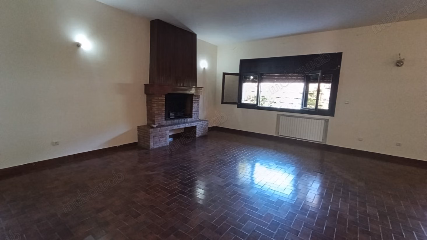 Superbe villa à louer à Hay Ach chbanat. Superficie 730 m². Parking et jardin