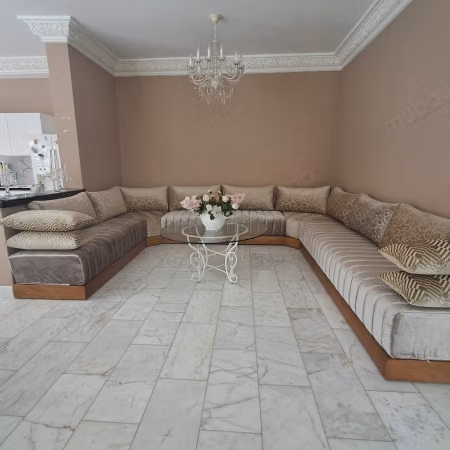 Villa de haut standing à vendre à Asilah. 
Surface de 200 m². 
Bien meublé
