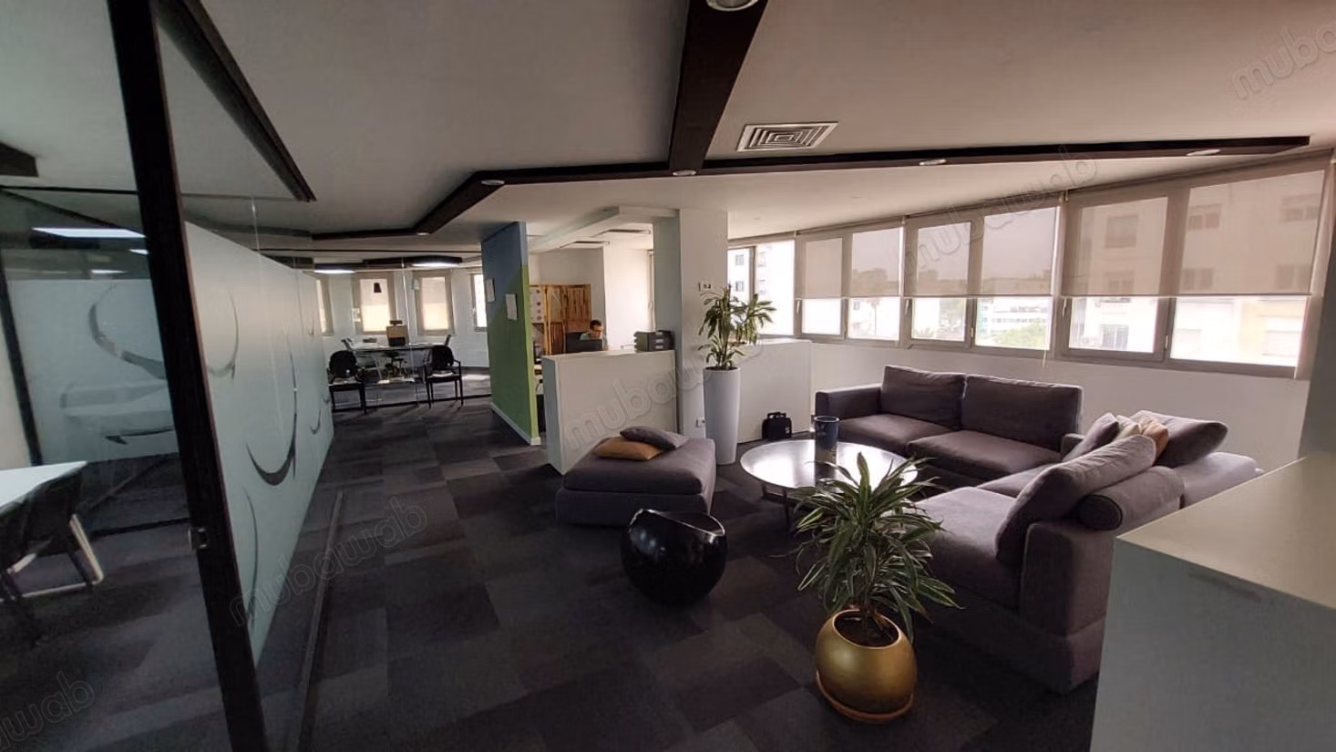 Bureaux à louer à Alsace Lorraine. Surface de 280 m². Double vitrage et chauffage central