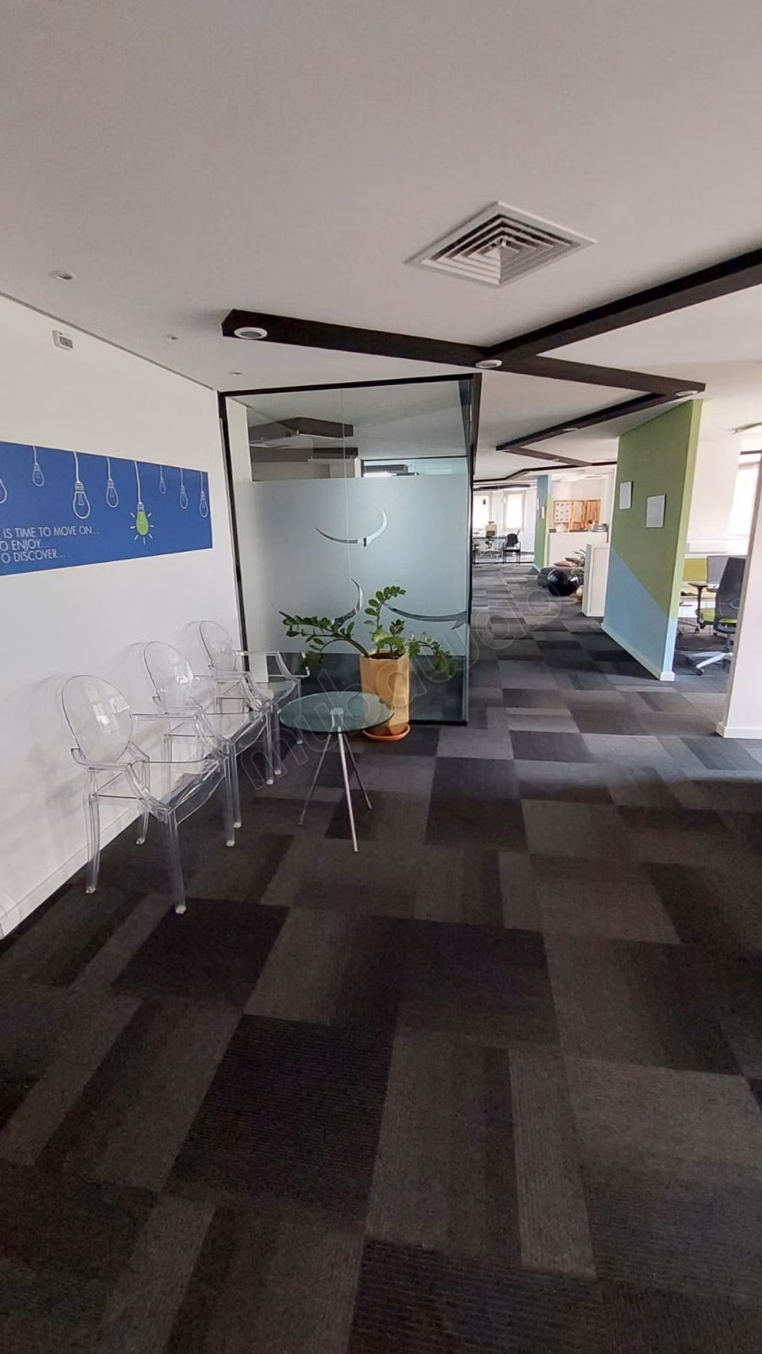 Bureaux à louer à Alsace Lorraine. Surface de 280 m². Double vitrage et chauffage central
