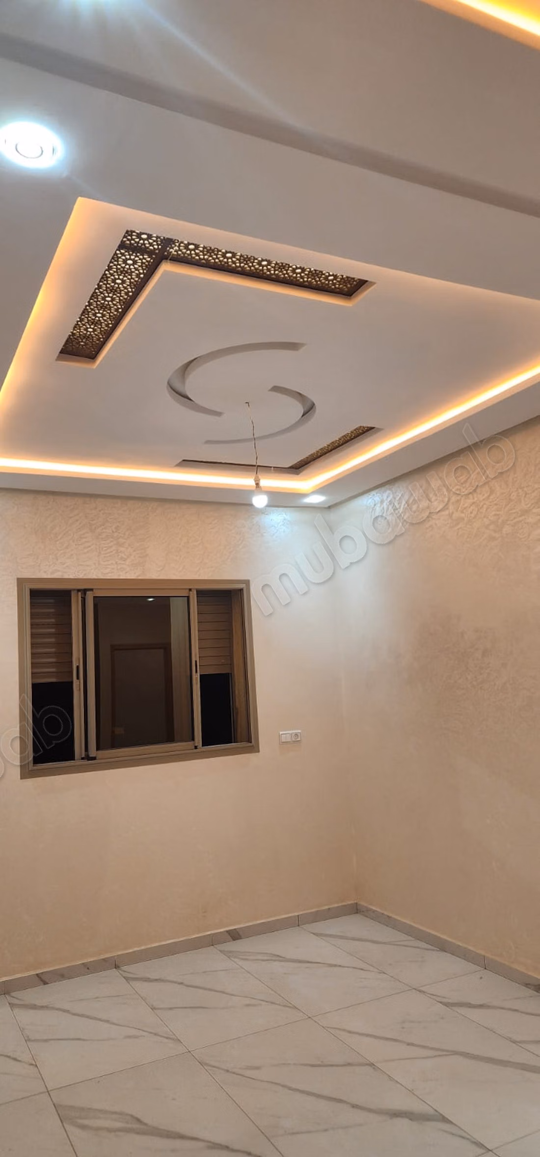 Superbe appartement à vendre à Azrou. 3 belles chambres. Double vitrage et porte solide