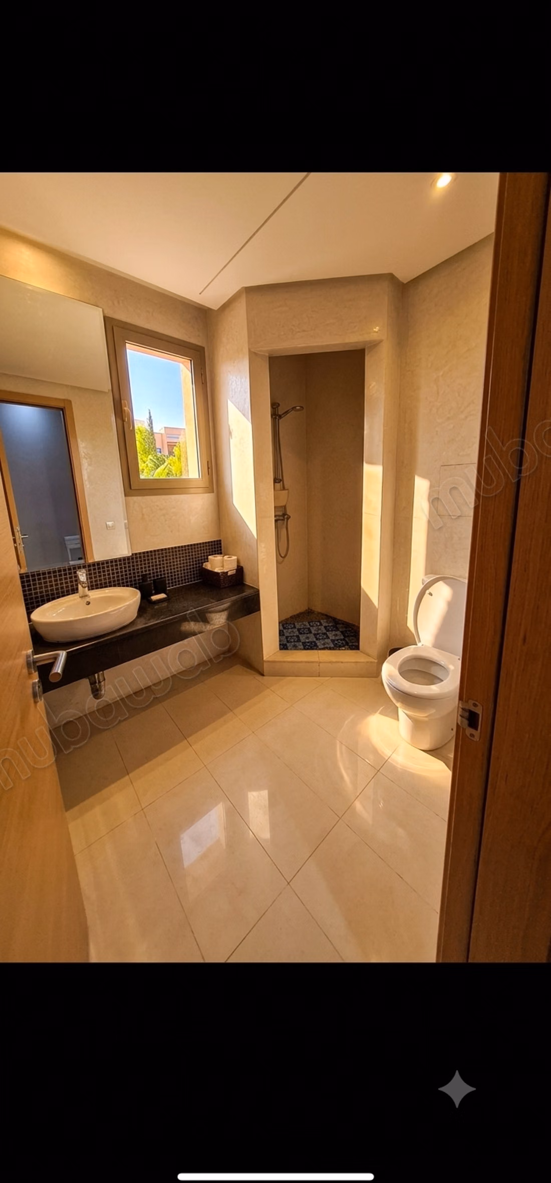 Appartamento vuoto o ammobiliato con giardino e terrazza