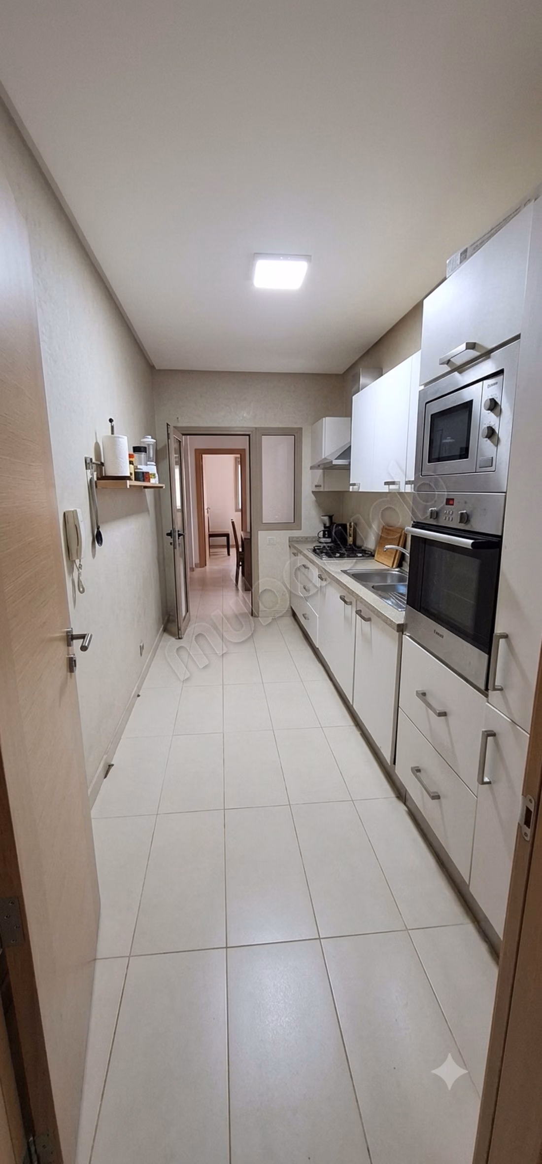 Appartamento vuoto o ammobiliato con giardino e terrazza